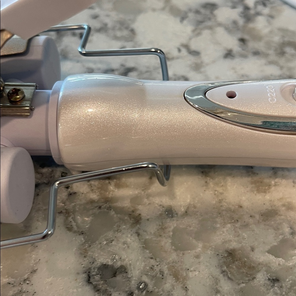 CkeyiN Gold Triple Barrel Hair Waver - Picture 6 of 8